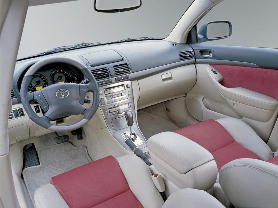  Toyota Avensis Wagon V6 Biturbo TTE Concept 2003 года  (фото 3 из 5)
